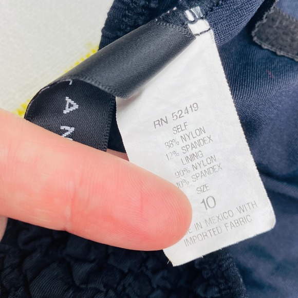 La Blanca Black One Piece Halter Swimsuit Womens 10 Tonal Floral Slimming Retro - Picture 9 of 9